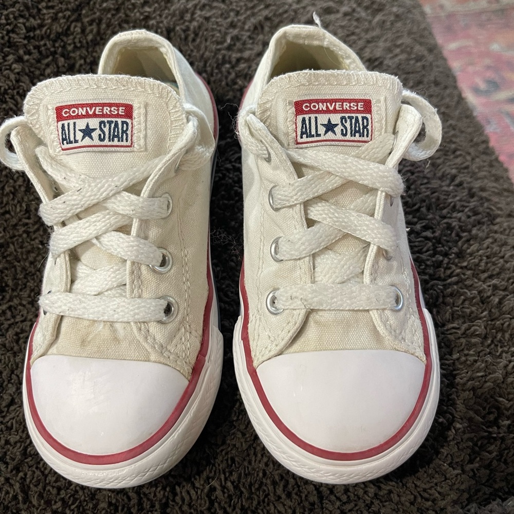 White low top Converse All Star size 8 (toddler)